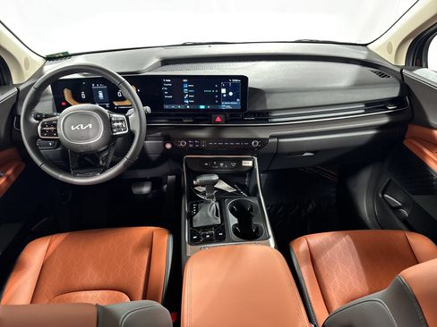 New 2026 Kia Carnival EX FWD image 4