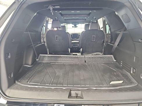 Certified 2023 Chevrolet Traverse Premier w/ Redline Edition AWD/4WD image 18