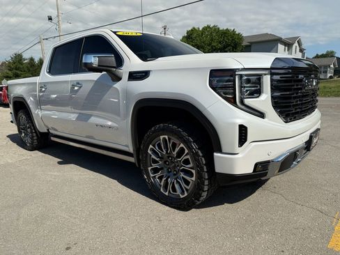 Used 2024 GMC Sierra 1500 Denali Ultimate AWD/4WD image 3