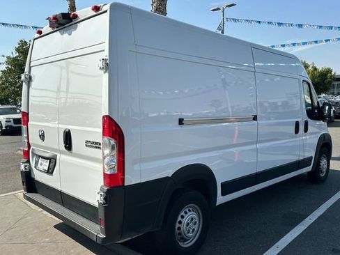 Used 2025 RAM ProMaster 2500 w/ Convenience Group FWD image 5
