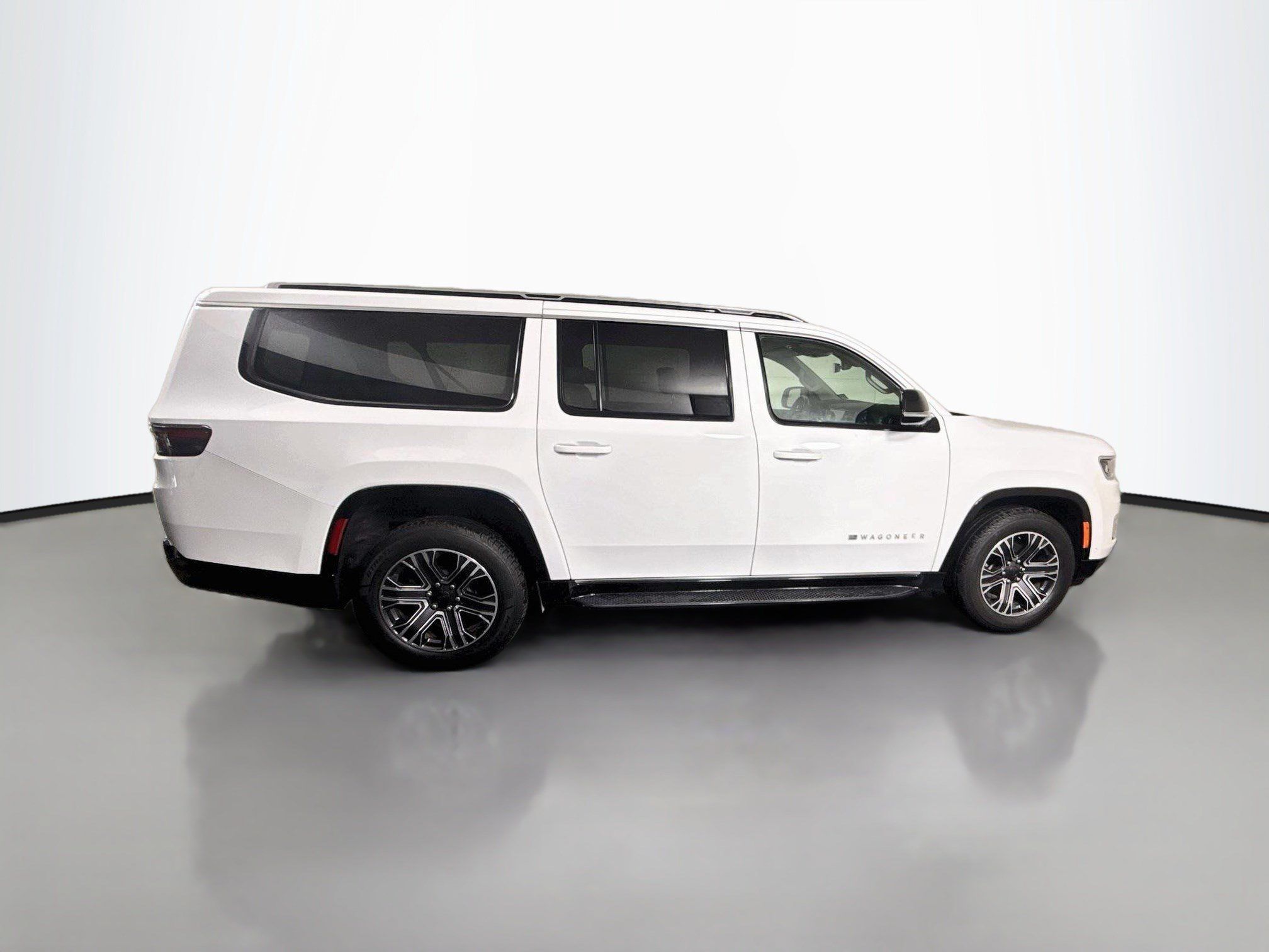 Used 2024 Jeep Wagoneer L Series II w/ Flexible Seating Group RWD image 11
