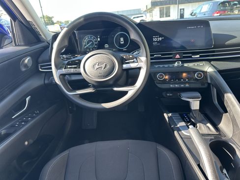 Used 2024 Hyundai Elantra SEL image 15