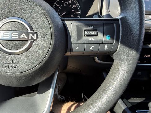 Used 2023 Nissan Rogue SV FWD image 26