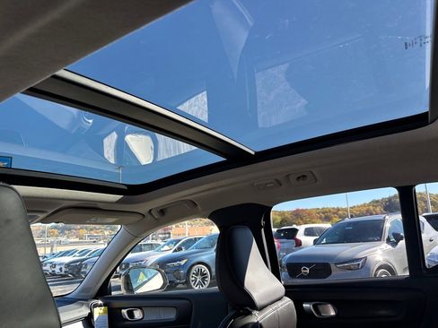 New 2026 Volvo XC40 B5 Core w/ Protection Package Premier image 7