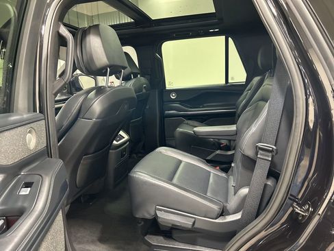 Certified 2025 Lincoln Navigator Reserve w/ Jet Appearance Package image 26