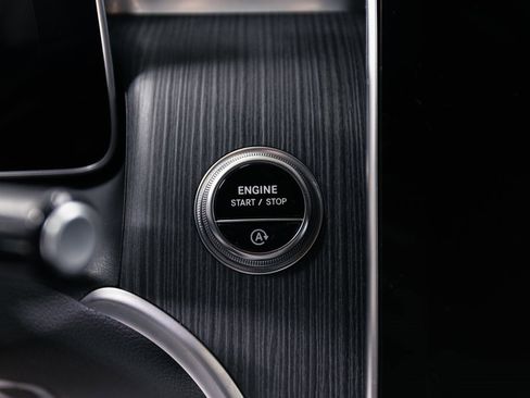 Used 2024 Mercedes-Benz GLC 43 AMG 4MATIC image 16