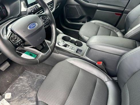 New 2025 Ford Escape SE w/ Class II Trailer Tow Package image 10