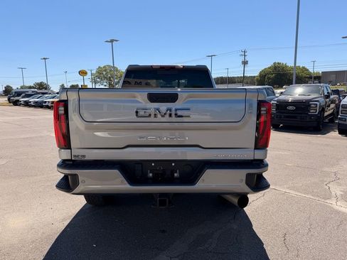 Used 2024 GMC Sierra 2500 Denali Ultimate AWD/4WD image 5