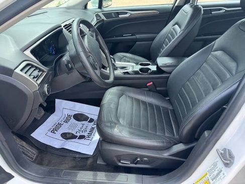 Used 2014 Ford Fusion SE w/ Equipment Group 202A image 32