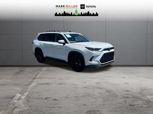 Certified 2025 Toyota Grand Highlander AWD image 8