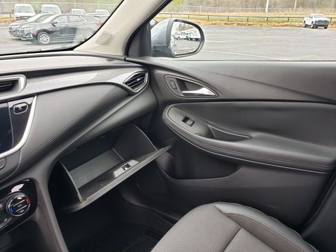 Used 2022 Buick Encore GX Select w/ Sport Touring Package image 25