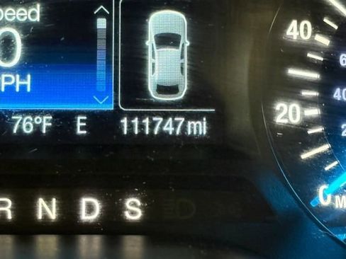 Used 2017 Ford Edge SE image 17