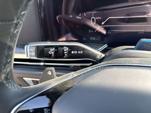 New 2026 Cadillac Escalade IQL Luxury image 32