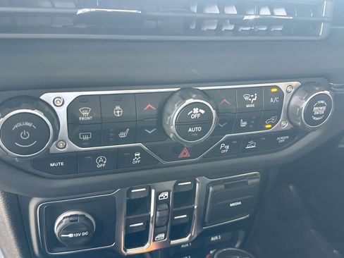 Used 2025 Jeep Gladiator Sport AWD/4WD image 20