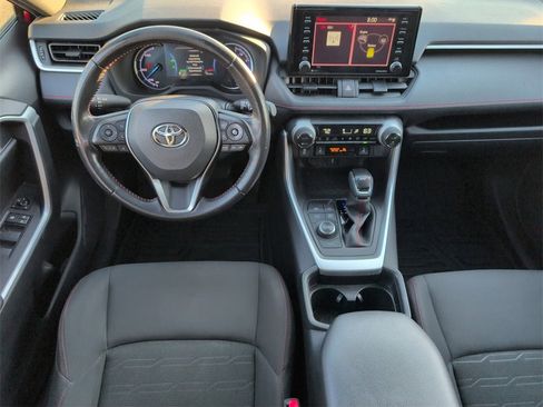 Used 2021 Toyota RAV4 SE image 23