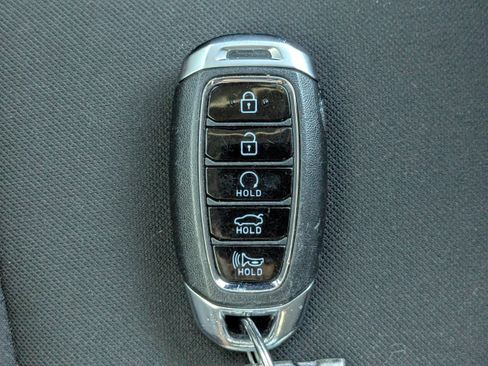 Used 2023 Hyundai Elantra SEL FWD image 32