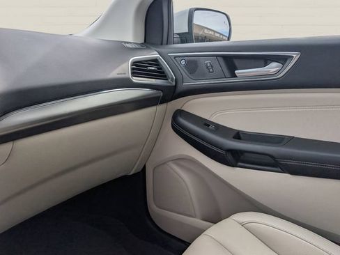 Used 2022 Ford Edge Titanium AWD/4WD image 14