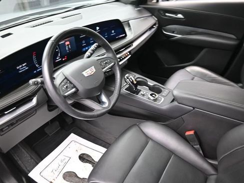 Used 2024 Cadillac XT4 Premium Luxury image 18