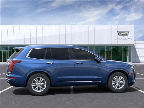 New 2025 Cadillac XT6 Luxury image 5