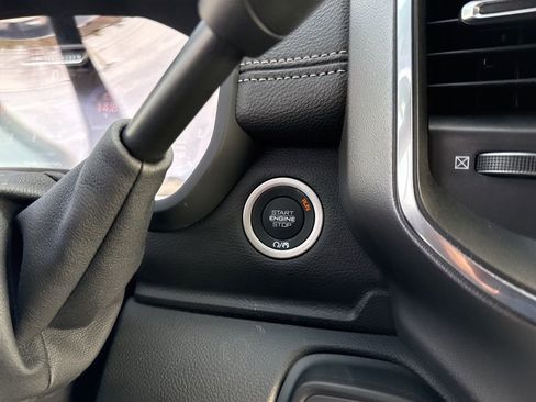 New 2026 RAM 2500 Laramie AWD/4WD image 17