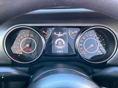 Used 2023 Jeep Gladiator Sport image 14