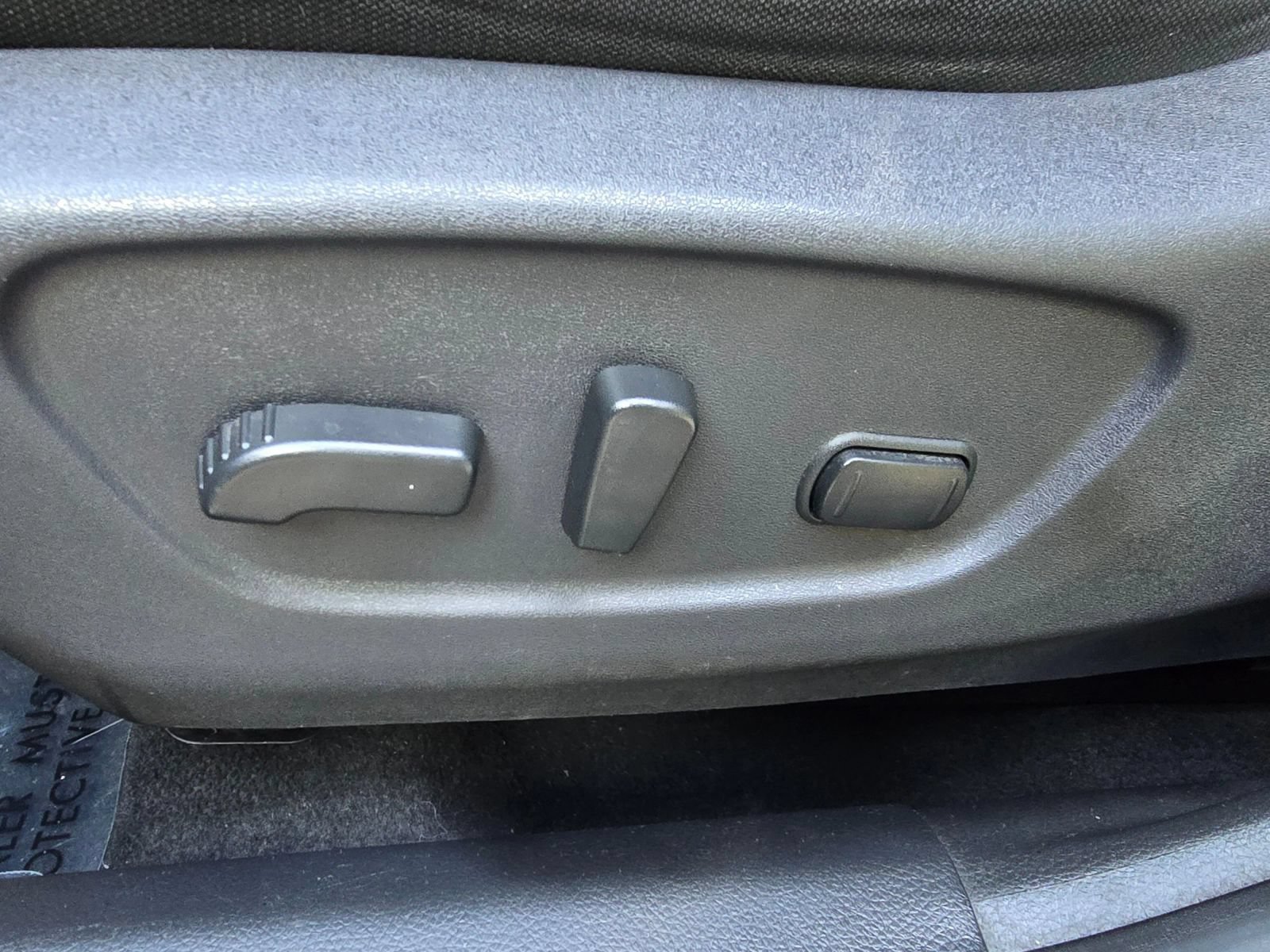 Used 2019 Nissan Rogue SV FWD image 23