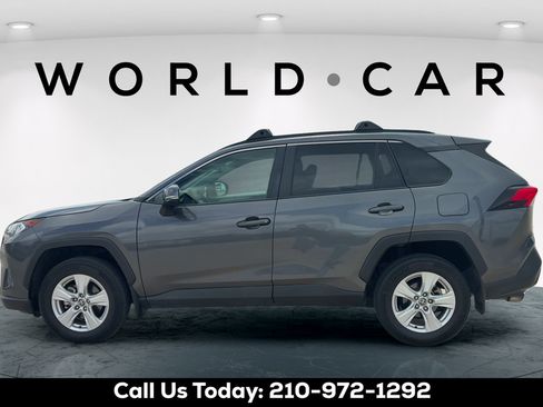 Used 2021 Toyota RAV4 XLE FWD image 4