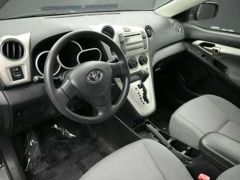 Used 2010 Toyota Matrix S AWD/4WD image 9