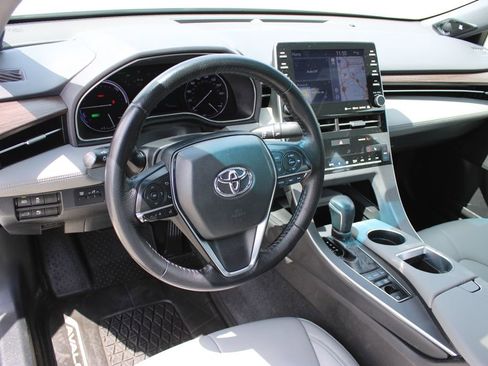 Used 2020 Toyota Avalon XLE w/ Moonroof Package FWD image 11