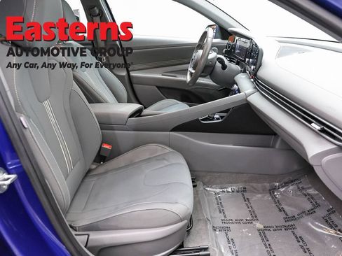 Used 2022 Hyundai Elantra SEL w/ Convenience + Premium Package FWD image 24