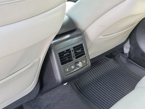 Used 2016 Toyota Avalon Limited w/ Toyota Safety Sense Package FWD image 12