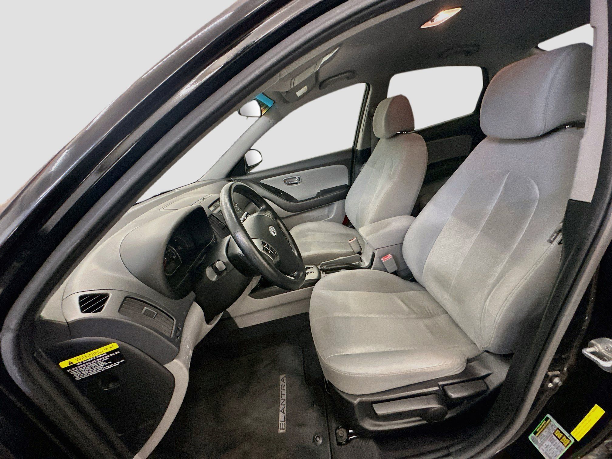 Used 2010 Hyundai Elantra SE FWD image 13
