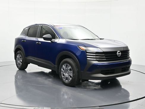 Certified 2025 Nissan Kicks S image 3