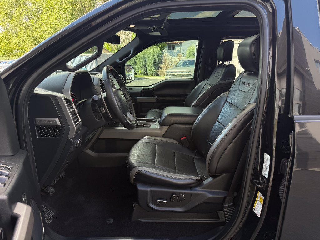 Used 2018 Ford F150 Raptor w/ Equipment Group 802A Luxury AWD/4WD image 19