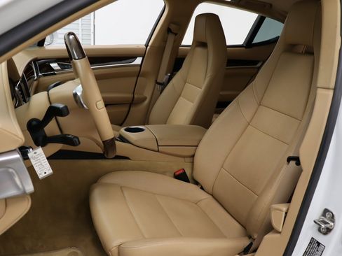 Used 2013 Porsche Panamera S w/ Premium Pkg Plus image 10
