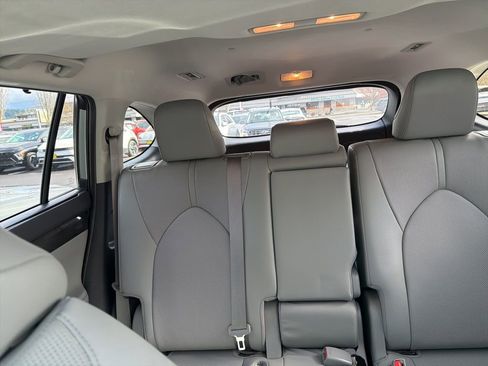 Used 2020 Toyota Highlander Limited image 8