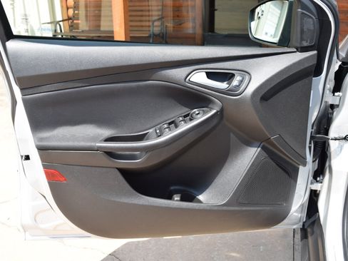 Used 2017 Ford Focus SE image 7