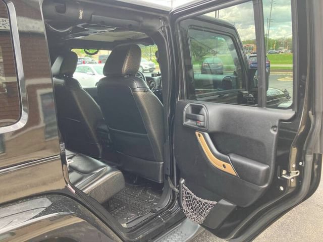 Used 2014 Jeep Wrangler Unlimited Sahara AWD/4WD image 22