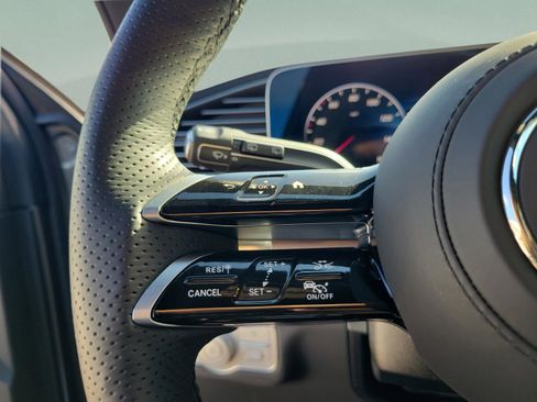 Certified 2025 Mercedes-Benz GLS 450 4MATIC image 22