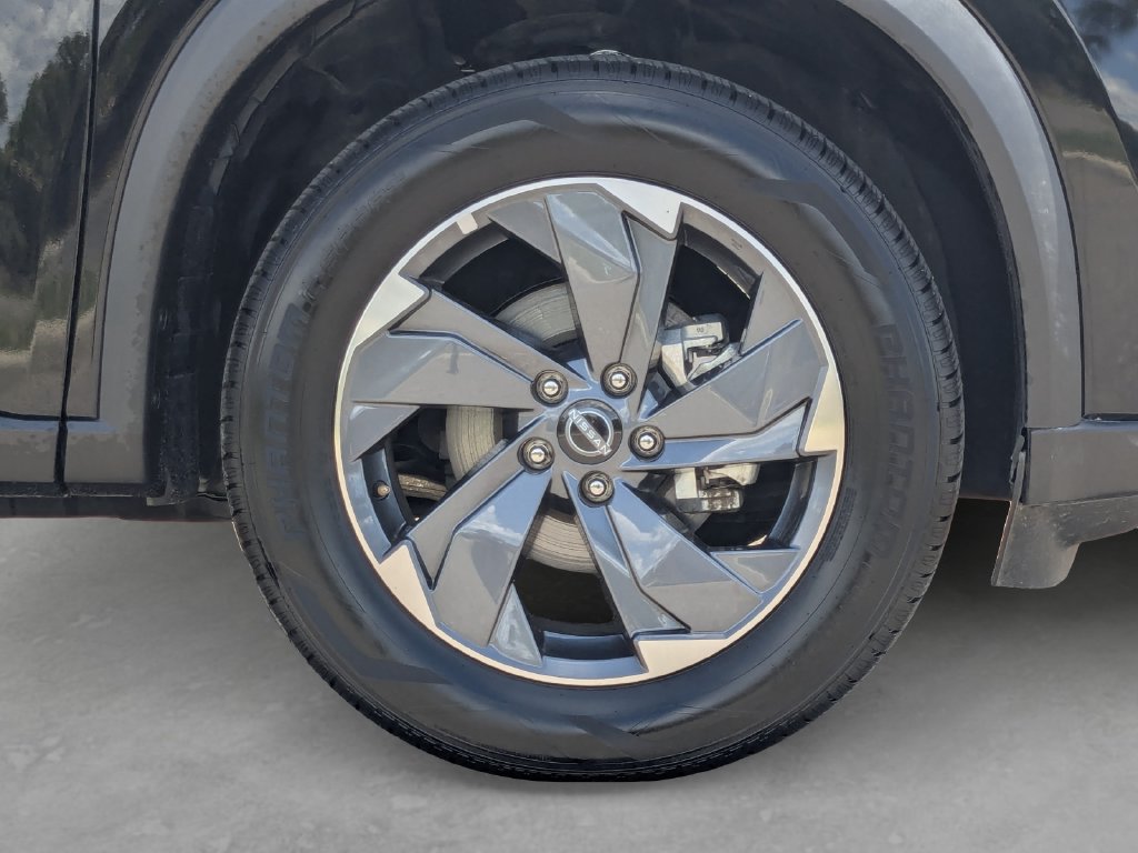 Used 2024 Nissan Rogue SV FWD image 10