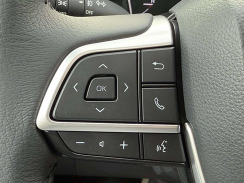 Used 2024 Toyota Sienna XLE FWD image 34