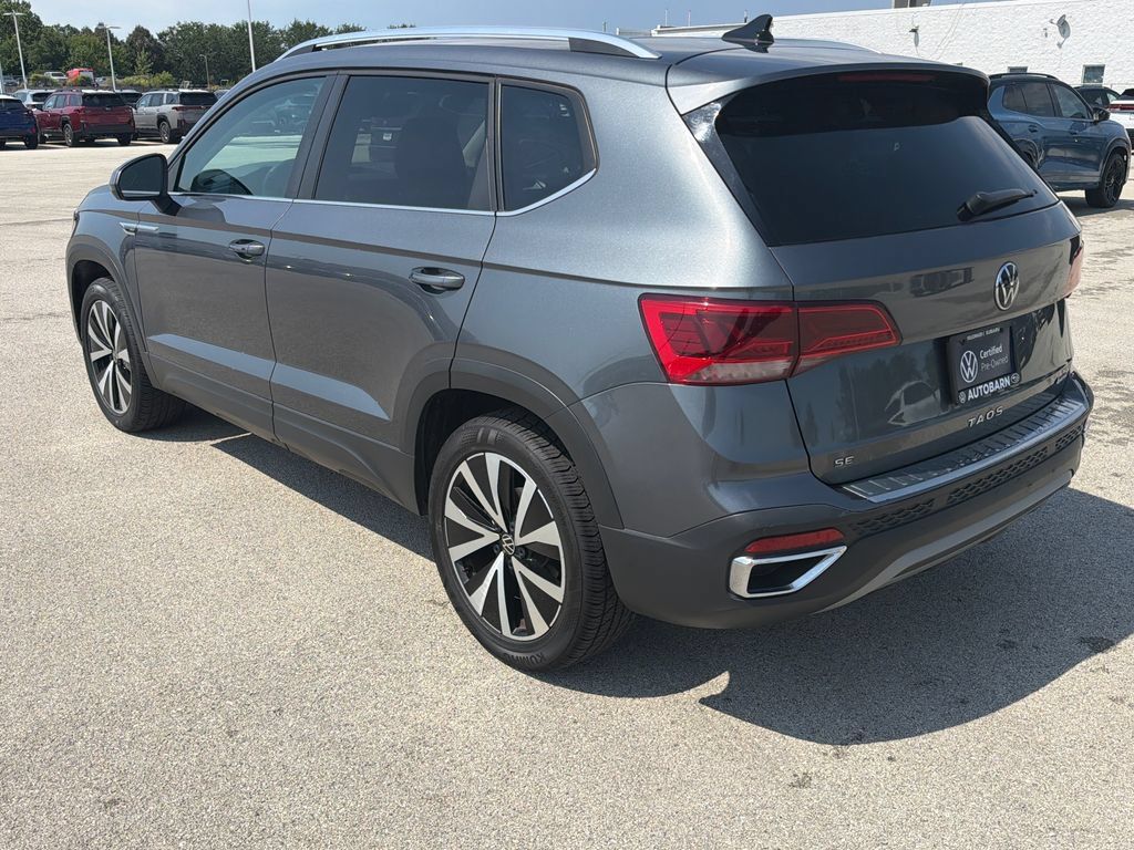 Certified 2023 Volkswagen Taos SE w/ Panoramic Sunroof Package AWD/4WD image 4