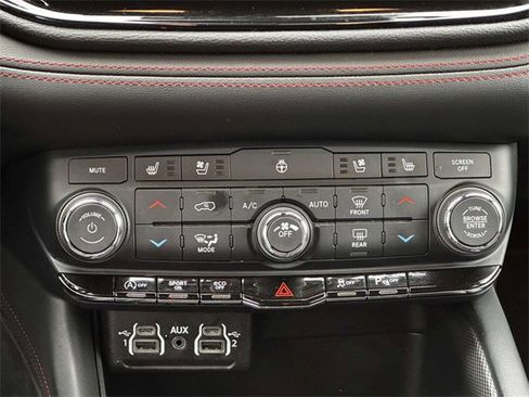 Used 2024 Dodge Durango GT image 5