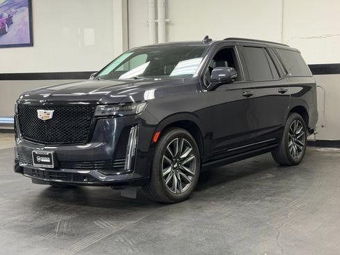 Used 2022 Cadillac Escalade Sport Platinum w/ Heavy-Duty Trailer Package AWD/4WD image 6