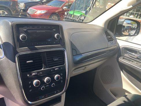 Used 2015 Dodge Grand Caravan SE w/ Quick Order Package 29E SE FWD image 10