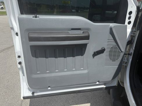 Used 2015 Ford F550 4x4 Regular Cab Super Duty image 20