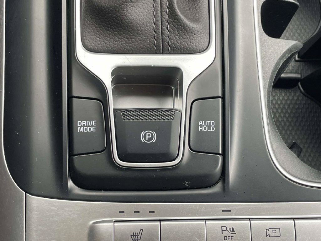 Used 2024 Kia Carnival LX FWD image 30