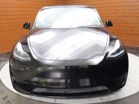 Used 2023 Tesla Model Y Long Range image 2