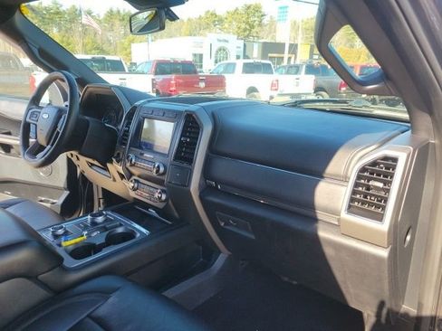 Used 2020 Ford Expedition XLT w/ Equipment Group 202A AWD/4WD image 27