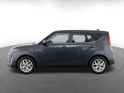 Used 2025 Kia Soul LX w/ LX Technology Package FWD image 4